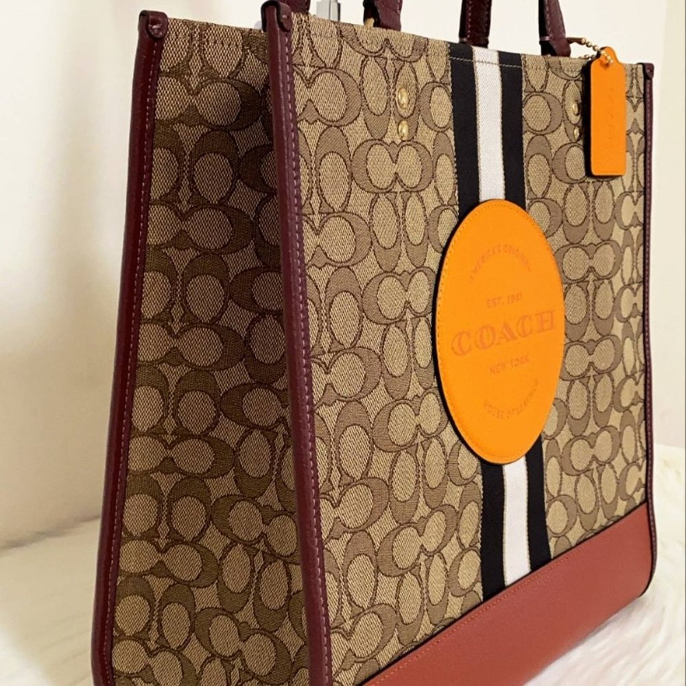 NWT💃Coach Dempsey Tote In Signature Jacquard - Picture 3 of 13
